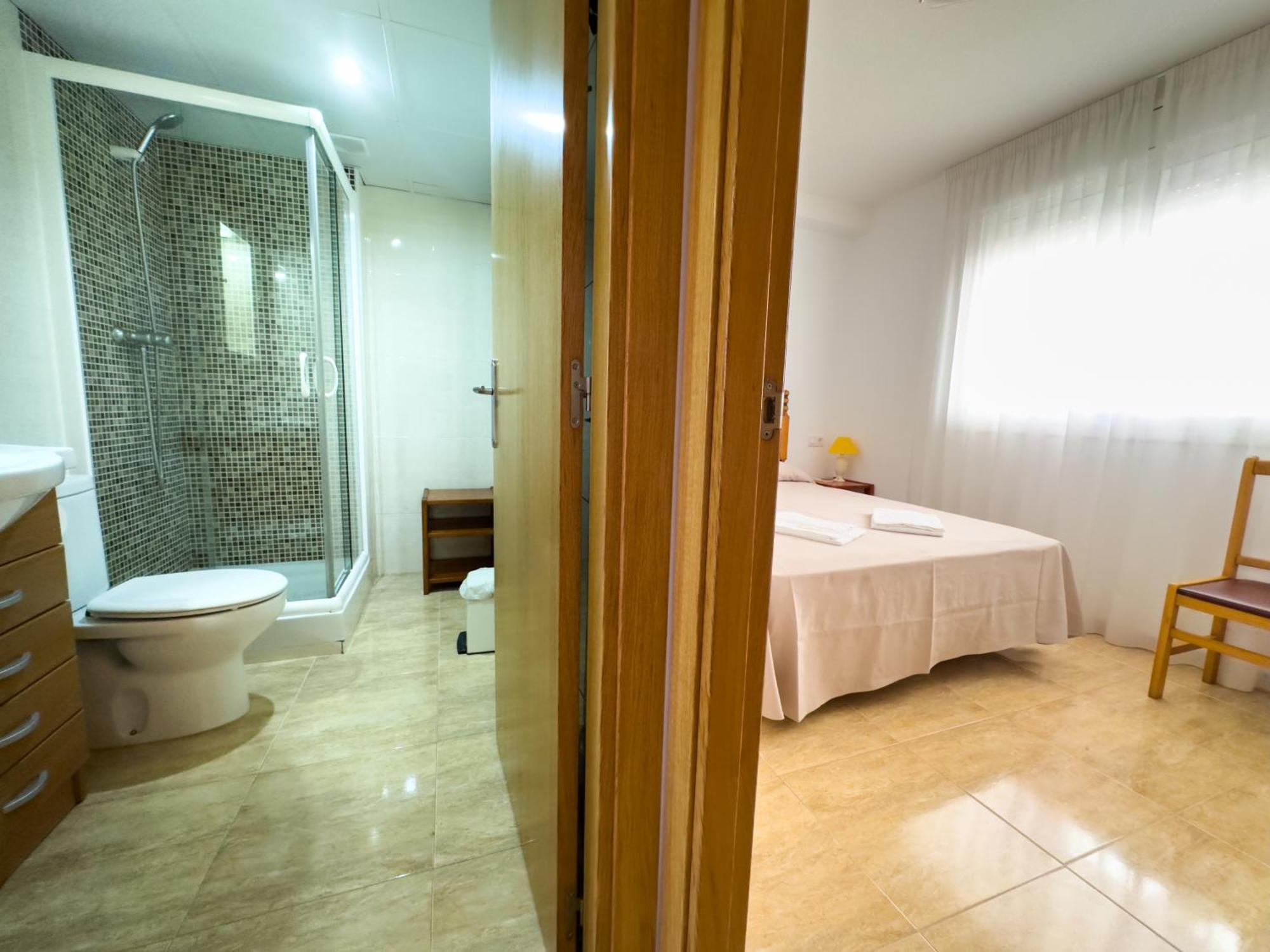 Acogedor Apartamento Cerca De La Playa Wifi Y Parking Mont-roig del Camp Quarto foto